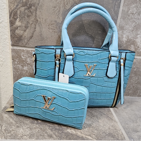 PURSES & WALLETS - Picture 2 of 6